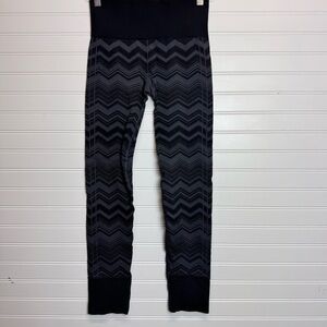 Lululemon Size 4 Ebb To Street Textured Leggings Black Gray chevron Zig Zag
